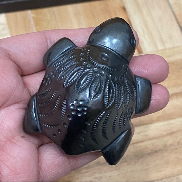 Vintage Black Ceramic Owl and Turtle Mini Figurine - Picture 8 of 10